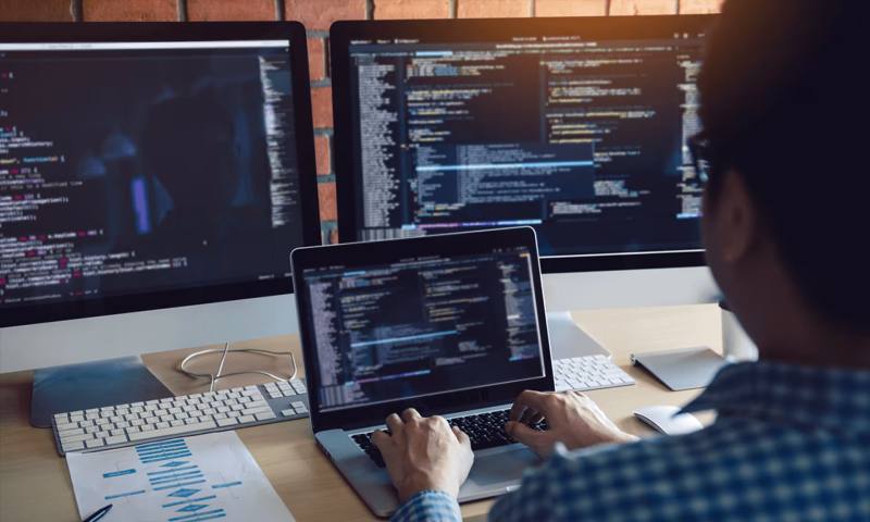数据科学选型:R与Python如何赋能田东县网站建设?